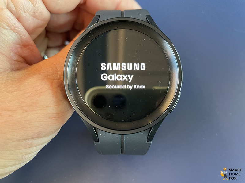 Man sieht die Samsung Galaxy Watch 5.